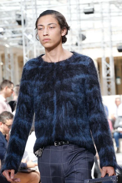 Look 8